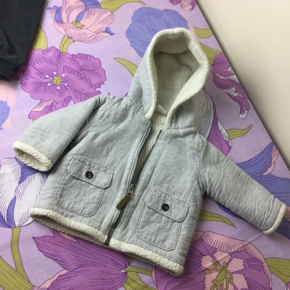 EUC Carter’s Baby Set Zip-Up  Lightweight Jacket & pants 9 months